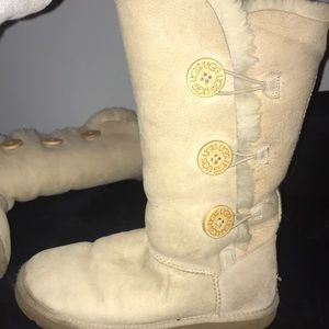 UGG Bailey Button Sand colored boot